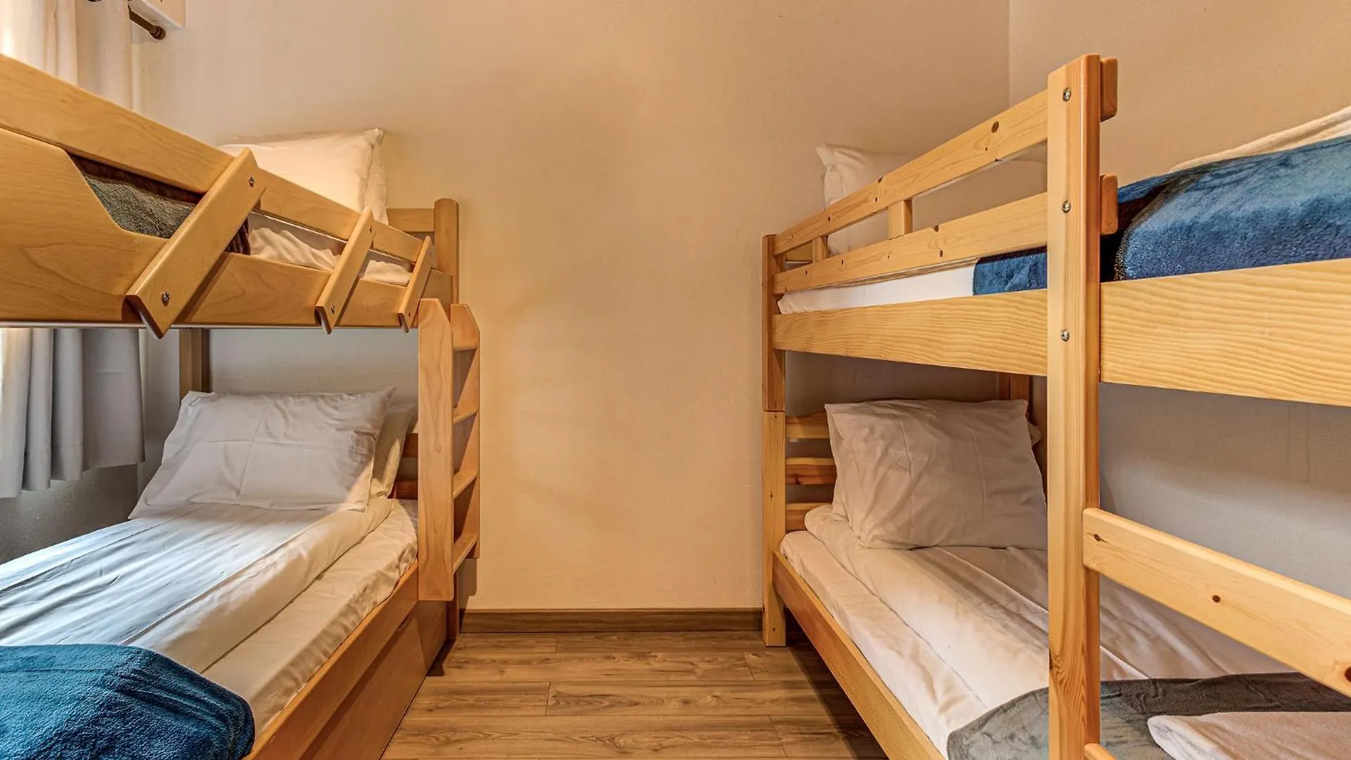 Apartment Les Nantillons - Alpes Travel - Central Chamonix France